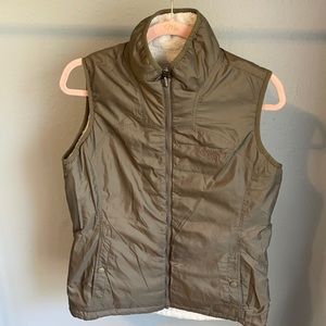 Women North Face Reversible Vest.